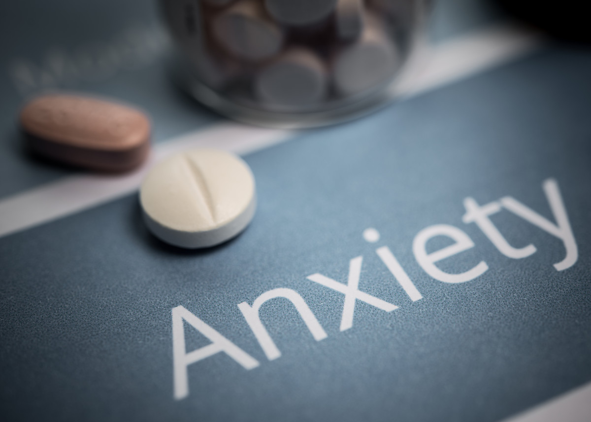 WHICH IS SAFER XANAX OR LEXAPRO