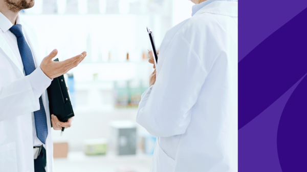 pharmacists conversing- how to have a difficult conversation with an employee