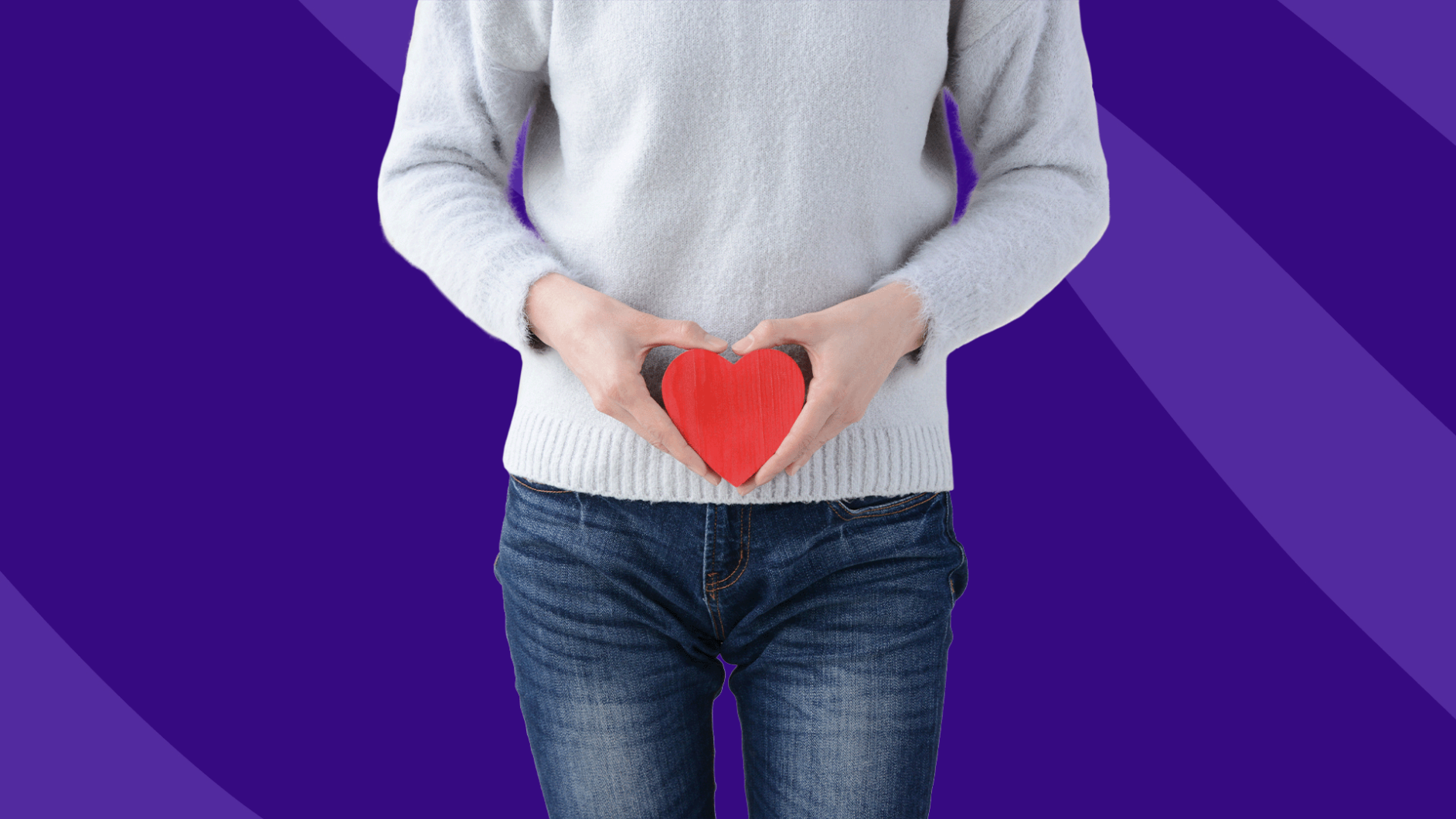A female holding a heart over her pelvis: Home remedies for BV