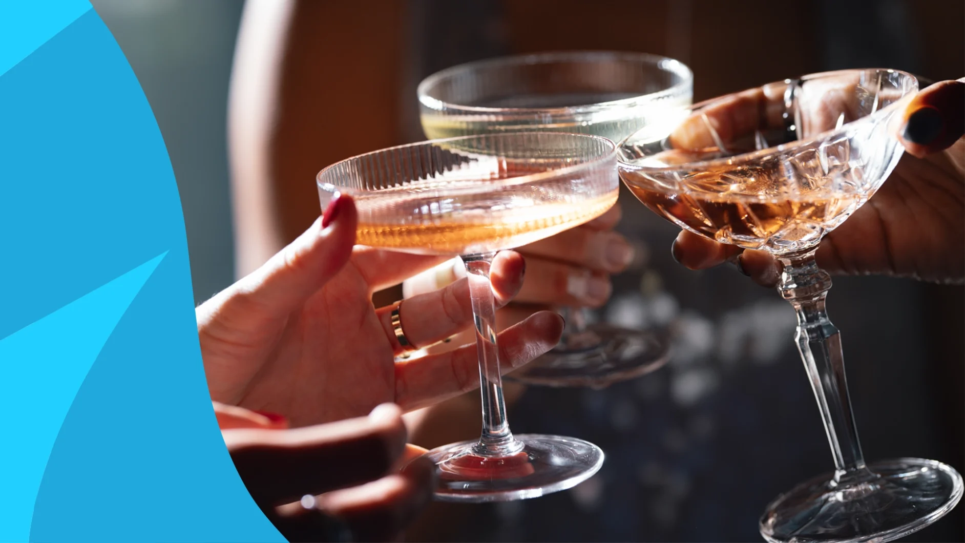 Image of martinis clinking - Qsymia and alcohol