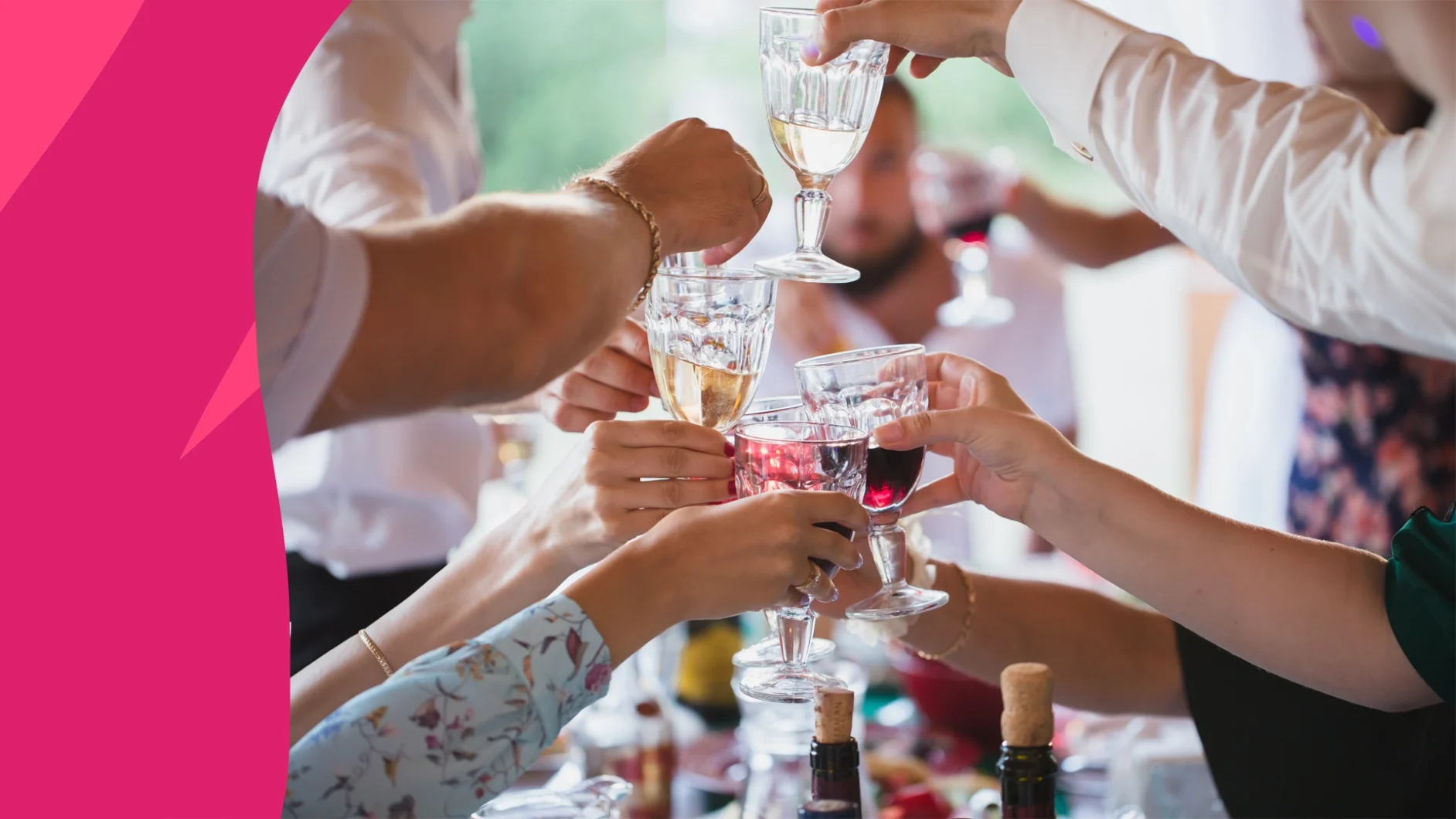 People clinking glasses | Claritin and alcohol