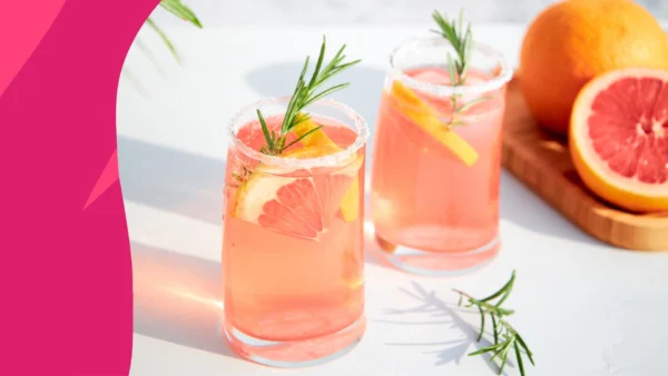 A glass of grapefruit juice | Mirtazapine foods to avoid